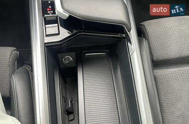 Внедорожник / Кроссовер Audi e-tron 2022 в 