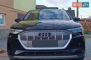 Внедорожник / Кроссовер Audi e-tron 2023 в 