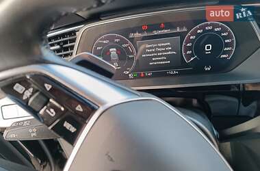 Внедорожник / Кроссовер Audi e-tron 2023 в 