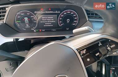 Внедорожник / Кроссовер Audi e-tron 2023 в 