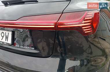 Внедорожник / Кроссовер Audi e-tron 2023 в 
