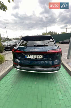 Внедорожник / Кроссовер Audi e-tron 2021 в 