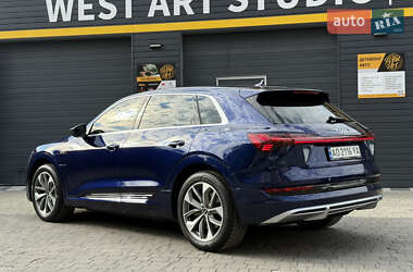 Внедорожник / Кроссовер Audi e-tron 2022 в 