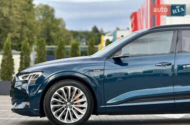 Внедорожник / Кроссовер Audi e-tron 2020 в 
