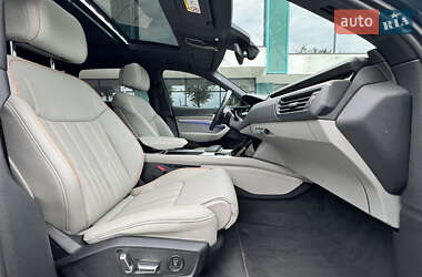Внедорожник / Кроссовер Audi e-tron 2020 в 
