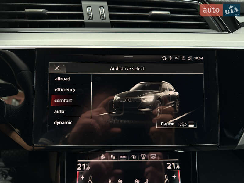 Позашляховик / Кросовер Audi e-tron 2021 в Мукачевому