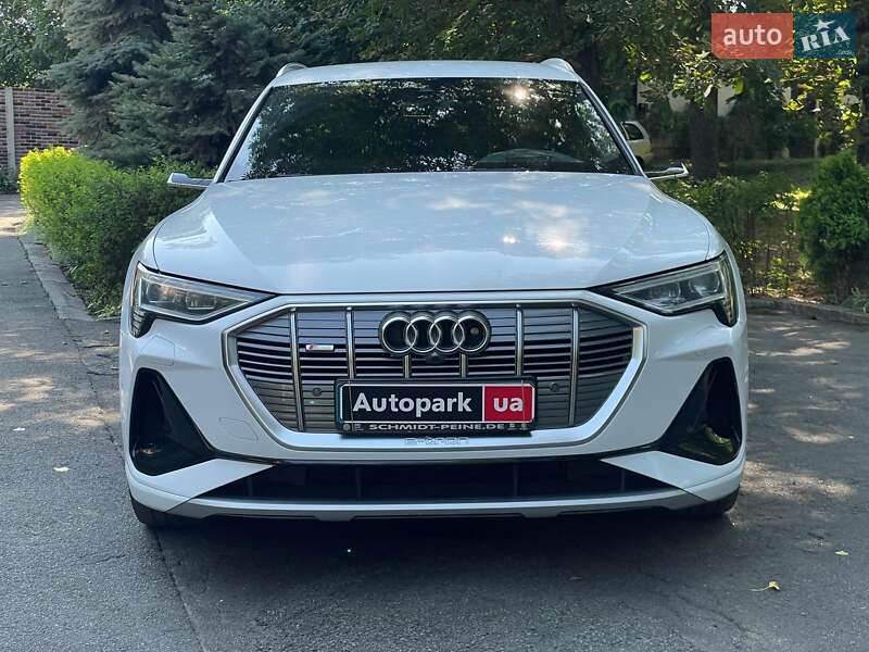 Позашляховик / Кросовер Audi e-tron 2020 в Києві