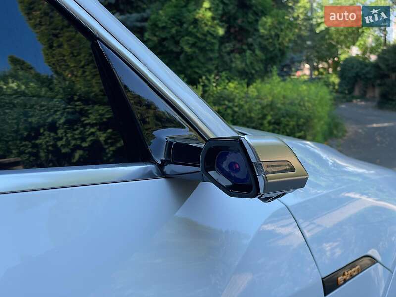 Позашляховик / Кросовер Audi e-tron 2020 в Києві