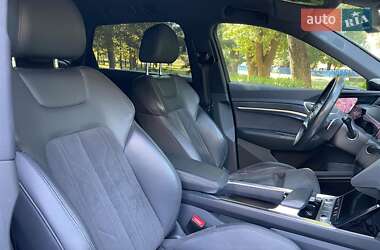 Внедорожник / Кроссовер Audi e-tron 2020 в 