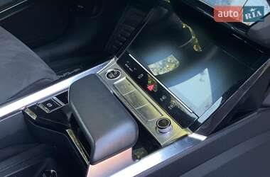 Внедорожник / Кроссовер Audi e-tron 2020 в 