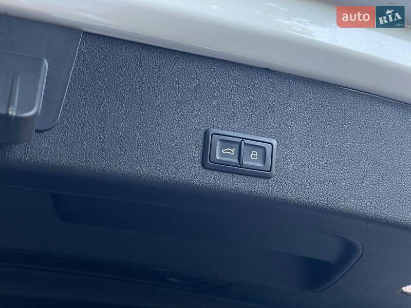 Позашляховик / Кросовер Audi e-tron 2020 в Києві