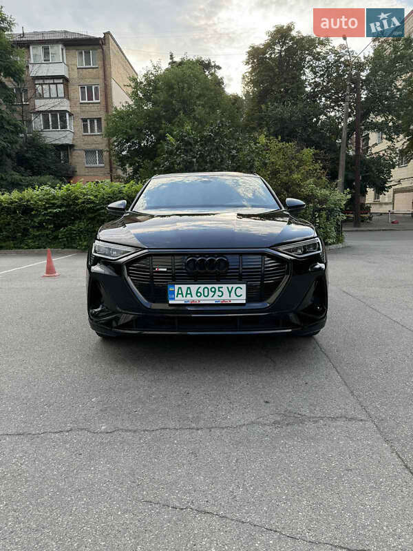 Позашляховик / Кросовер Audi e-tron 2021 в Києві