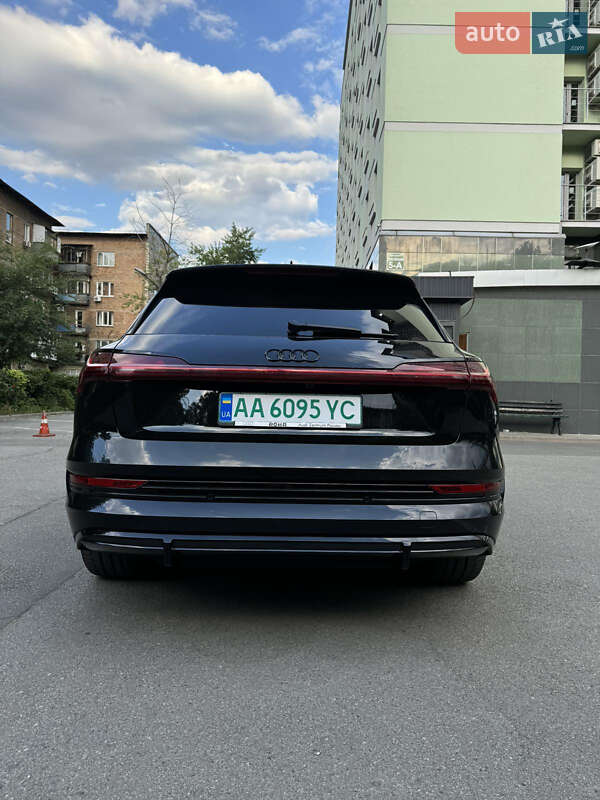 Позашляховик / Кросовер Audi e-tron 2021 в Києві