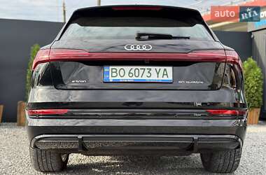 Внедорожник / Кроссовер Audi e-tron 2021 в 
