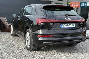 Внедорожник / Кроссовер Audi e-tron 2021 в 