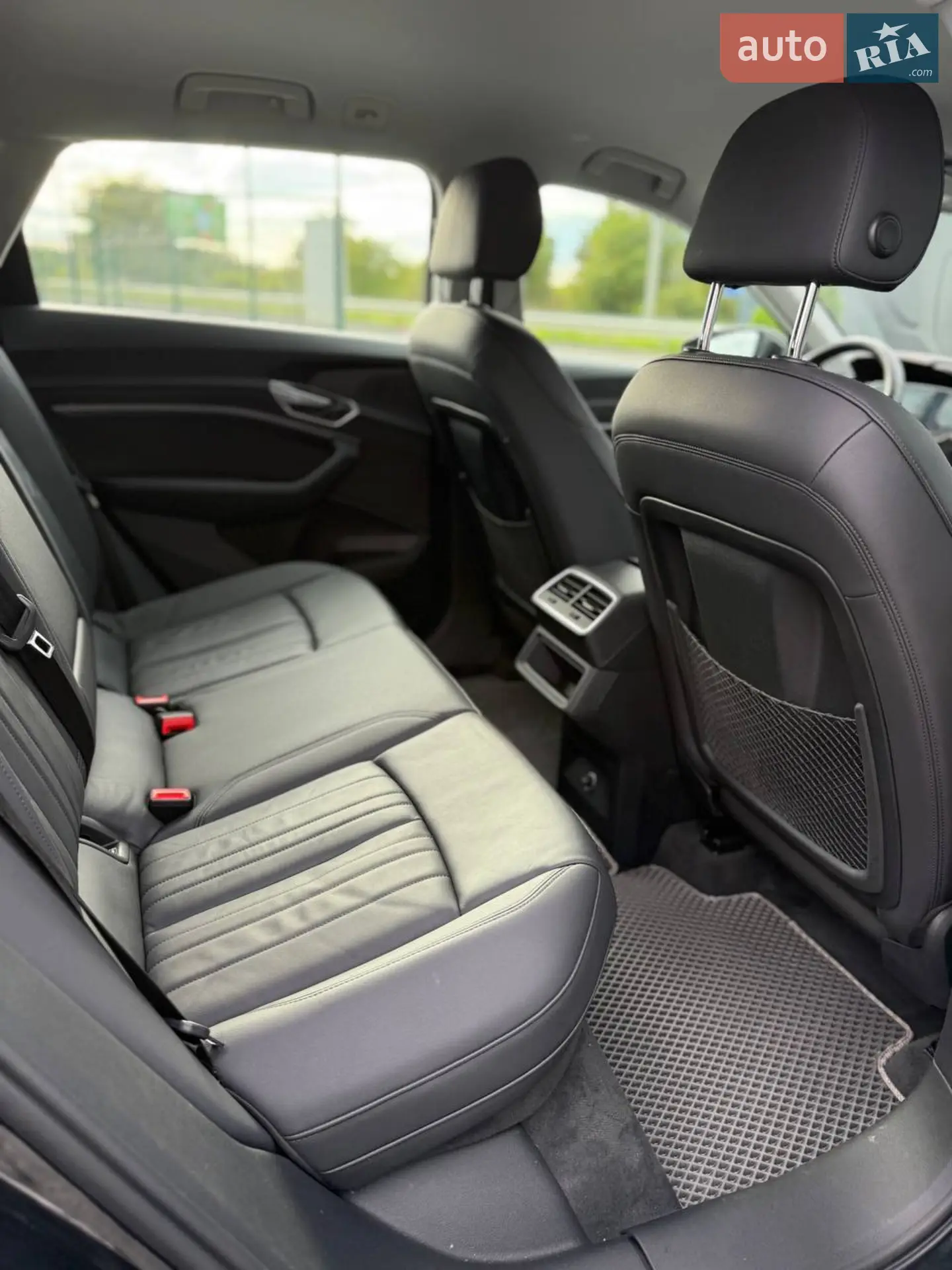 2021 Audi e-tron - мініатюра 20