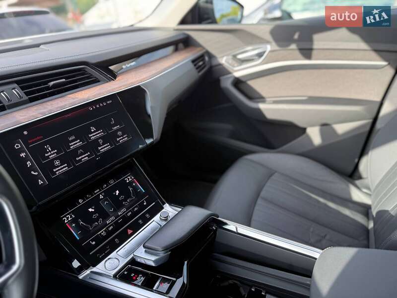 Позашляховик / Кросовер Audi e-tron 2021 в Тернополі