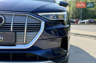 Позашляховик / Кросовер Audi e-tron 2020 в 