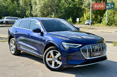 Позашляховик / Кросовер Audi e-tron 2020 в 