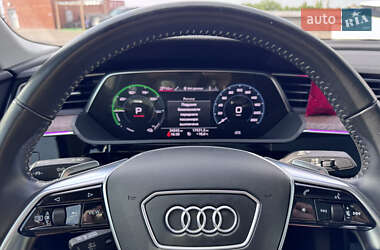 Внедорожник / Кроссовер Audi e-tron 2020 в 