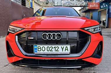 Внедорожник / Кроссовер Audi e-tron 2020 в 