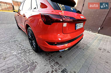 Внедорожник / Кроссовер Audi e-tron 2020 в 