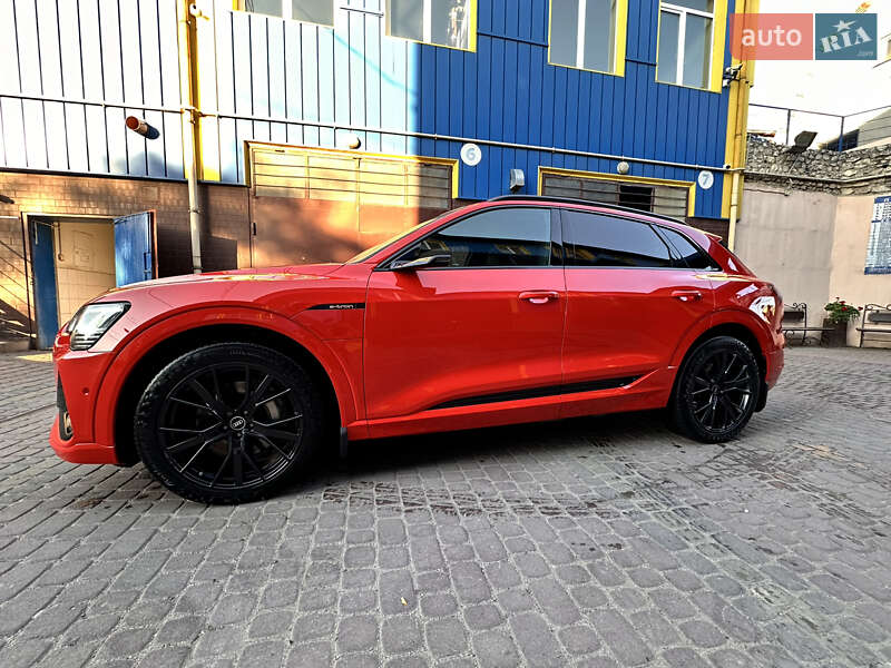 Позашляховик / Кросовер Audi e-tron 2020 в Тернополі
