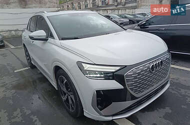 Внедорожник / Кроссовер Audi e-tron 2022 в 