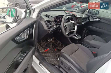 Внедорожник / Кроссовер Audi e-tron 2022 в 