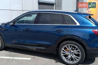Позашляховик / Кросовер Audi e-tron 2020 в 