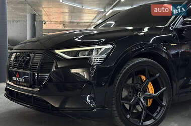 Внедорожник / Кроссовер Audi e-tron 2019 в 