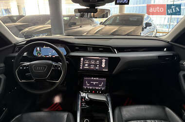 Внедорожник / Кроссовер Audi e-tron 2019 в 