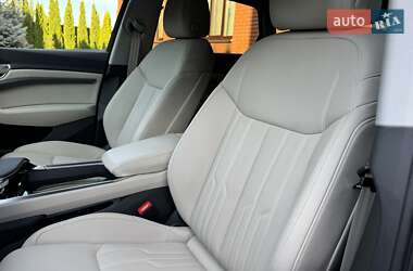 Внедорожник / Кроссовер Audi e-tron 2022 в 