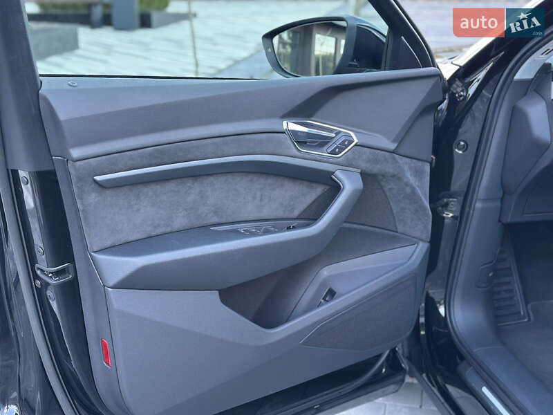 Позашляховик / Кросовер Audi e-tron 2020 в Ужгороді