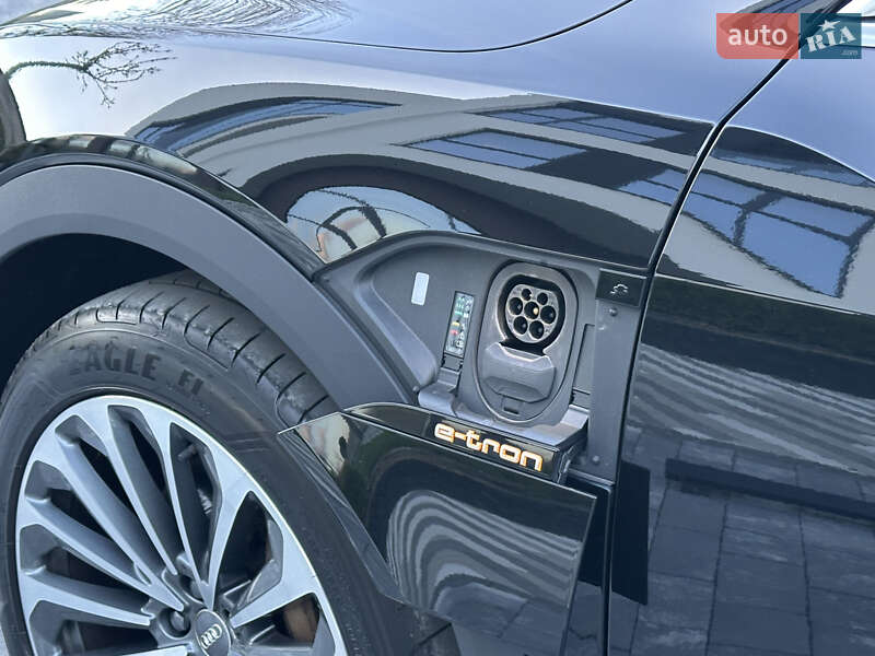 Позашляховик / Кросовер Audi e-tron 2020 в Ужгороді