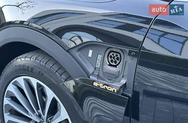 Внедорожник / Кроссовер Audi e-tron 2020 в 