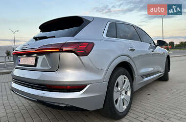 Позашляховик / Кросовер Audi e-tron 2019 в 