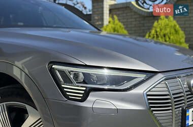 Внедорожник / Кроссовер Audi e-tron 2019 в 