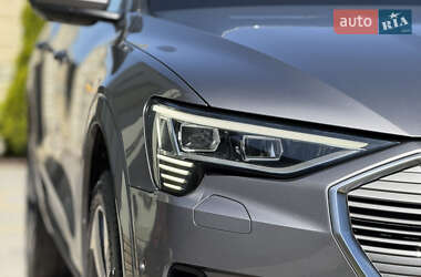 Внедорожник / Кроссовер Audi e-tron 2019 в 
