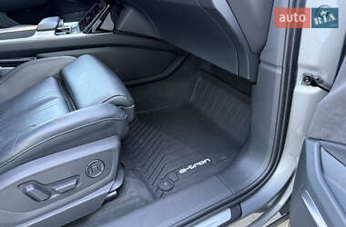 Внедорожник / Кроссовер Audi e-tron 2019 в 