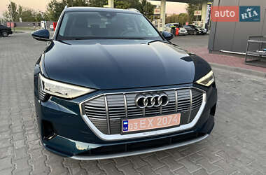 Внедорожник / Кроссовер Audi e-tron 2020 в 