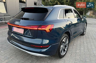 Внедорожник / Кроссовер Audi e-tron 2020 в 