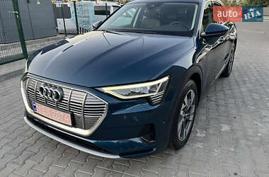 Внедорожник / Кроссовер Audi e-tron 2020 в 