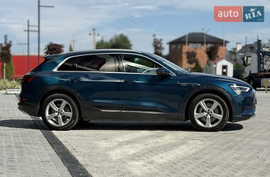Внедорожник / Кроссовер Audi e-tron 2021 в 