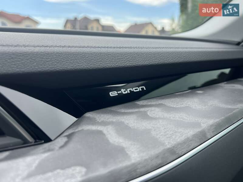 Внедорожник / Кроссовер Audi e-tron 2021 в Ровно