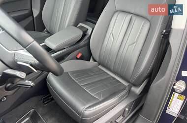 Внедорожник / Кроссовер Audi e-tron 2021 в 