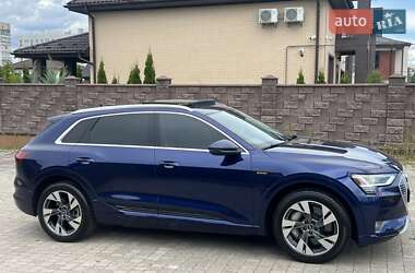 Внедорожник / Кроссовер Audi e-tron 2021 в 