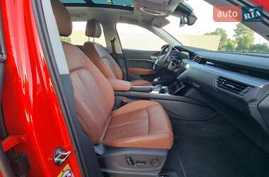 Внедорожник / Кроссовер Audi e-tron 2021 в 
