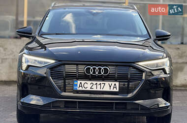 Позашляховик / Кросовер Audi e-tron 2019 в 