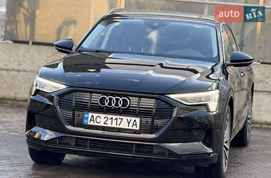 Позашляховик / Кросовер Audi e-tron 2019 в 